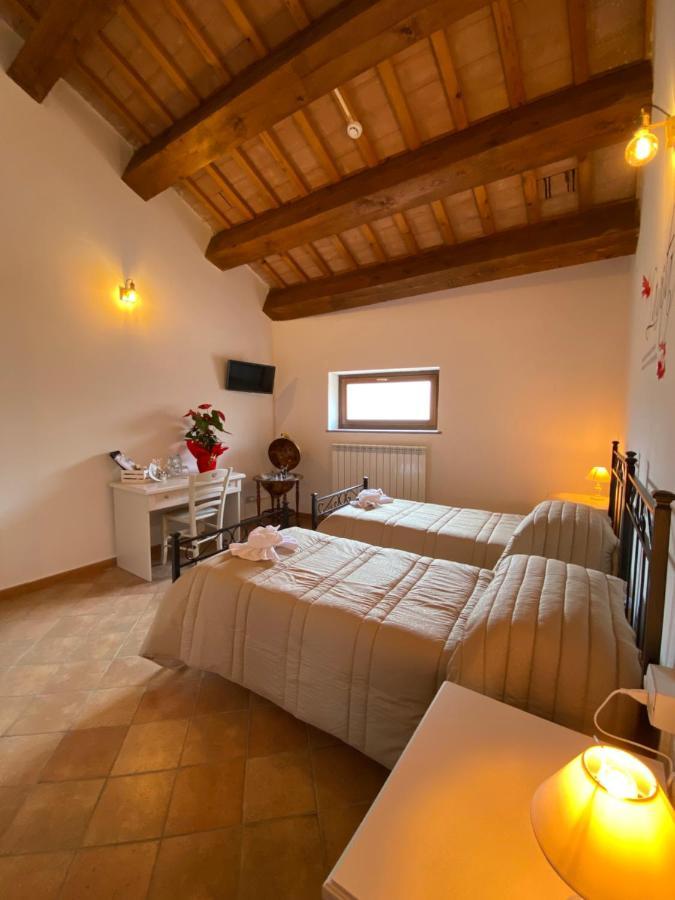 Locanda Della Pieve Pievebovigliana Exterior foto